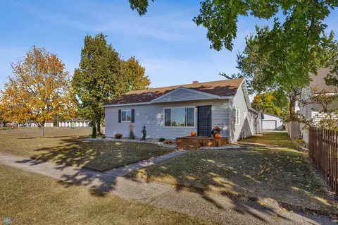 307 1st St NE, Dilworth, MN 56529