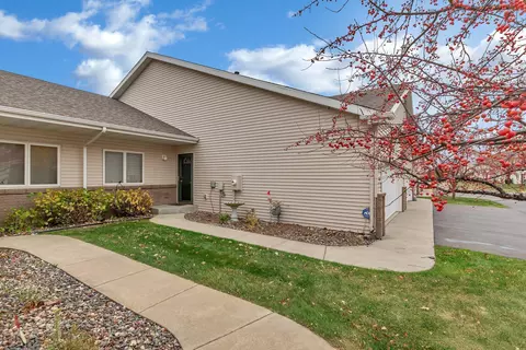 1944 27th St SE #D, Saint Cloud, MN 56304