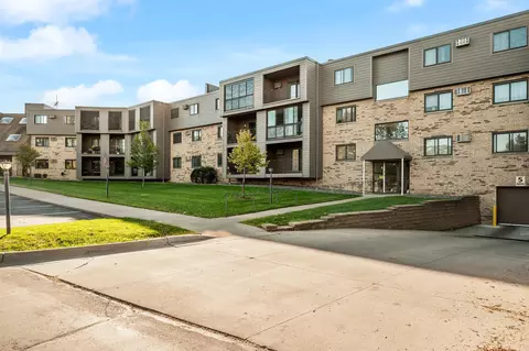 1000 41st Ave NE #203, Columbia Heights, MN 55421