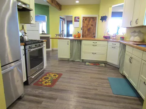 Kitchen - 5775 150th Ave, Echo, MN 56237 photo 9 of 9