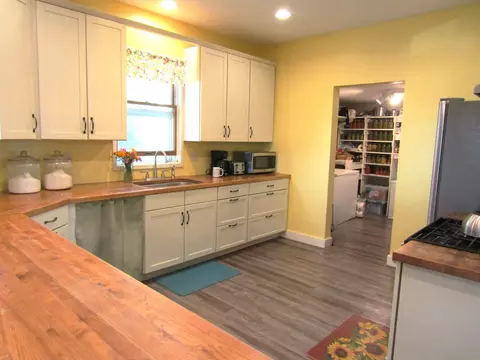 Kitchen - 5775 150th Ave, Echo, MN 56237 photo 5 of 9