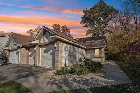 1890 Beebe Rd, Maplewood, MN 55109