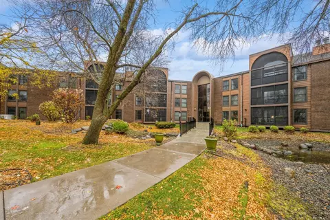 9600 Portland Ave S #309, Bloomington, MN 55420