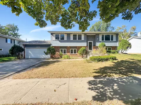 1405 10th St NW, Austin, MN 55912
