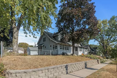 859 Ivy Ave E, Saint Paul, MN 55106