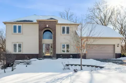71 Eileen Cir, Burnsville, MN 55306