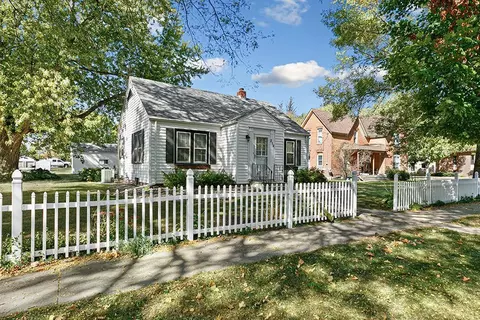 214 Ash Ave N, New Richland, MN 56072
