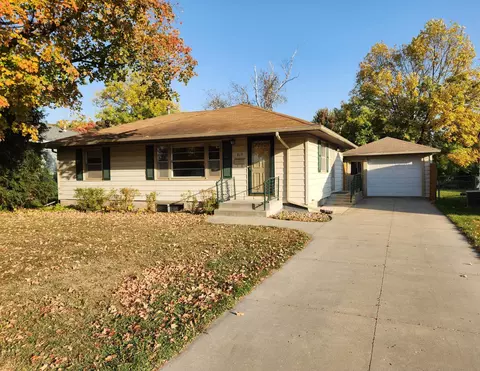 819 11 12 St SW, Rochester, MN 55902