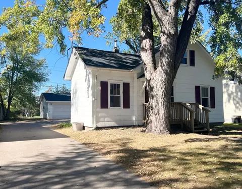 107 Wood St N, Mora, MN 55051