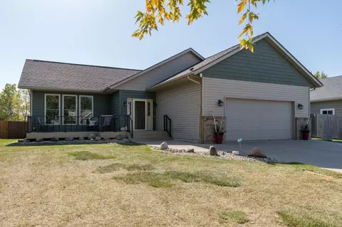 133 Cougar Dr, Mankato, MN 56001