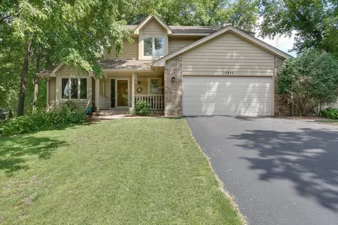 17326 Harding Ln, Lakeville, MN 55044