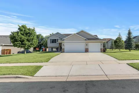 1207 Tikalsky St SE, New Prague, MN 56071