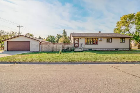 520 W Garfield Ave, Mahnomen, MN 56557