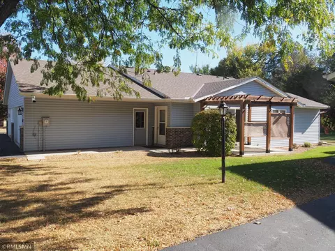 110 W Trail Ct, Cannon Falls, MN 55009