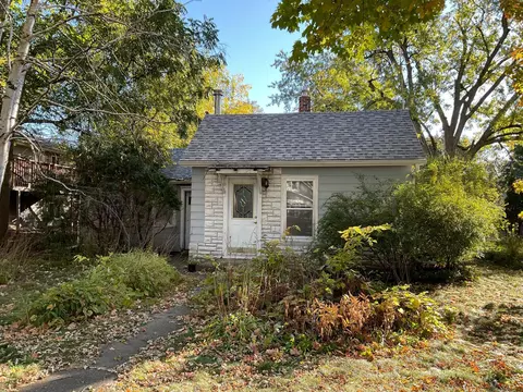 114 S Dallas St, River Falls, WI 54022