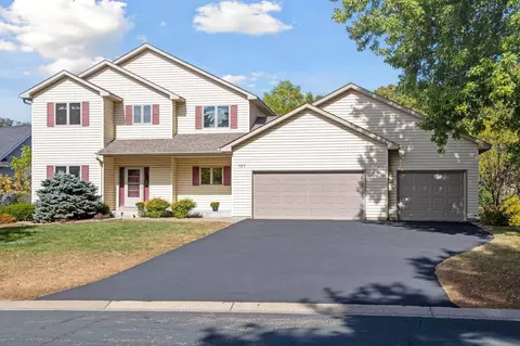 787 Golden Meadow Rd, Eagan, MN 55123