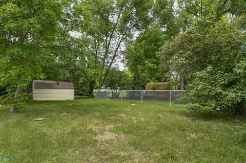 2325 17 St S, Fargo, ND 58103 photo 7
