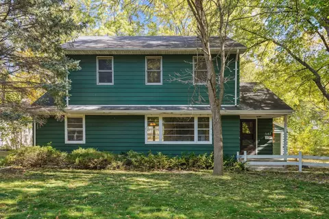 847 Lower Johnson Cir, Saint Peter, MN 56082