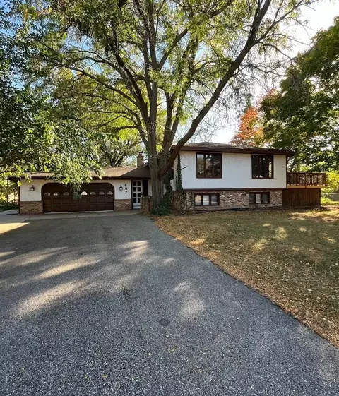 407 Spruce Cir, Jordan, MN 55352