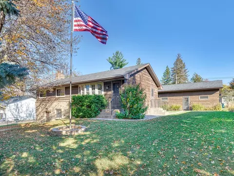 733 11th Ave NW, New Brighton, MN 55112