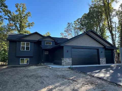 w985 Red Fox Run, Spring Valley, WI 54767