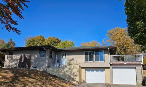 303 Sakatah Blvd N, Waterville, MN 56096
