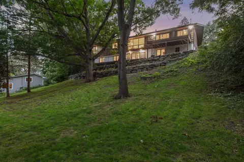 5525 Highwood Dr, Edina, MN 55436