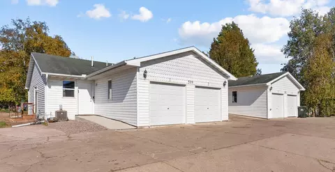 509 1st St SW, Hinckley, MN 55037