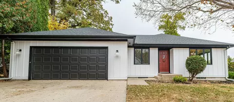 215 1st Ave NW, Hutchinson, MN 55350