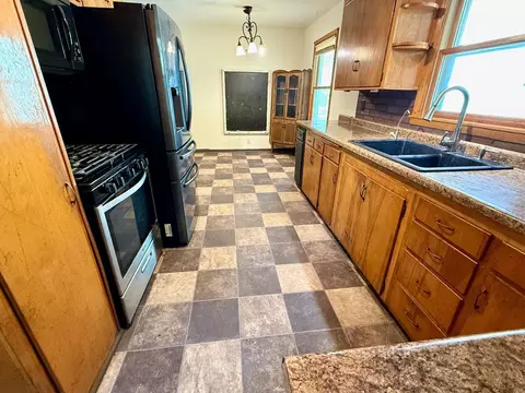 721 4th St SE, Willmar, MN 56201 photo 8