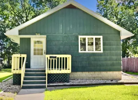 721 4th St SE, Willmar, MN 56201