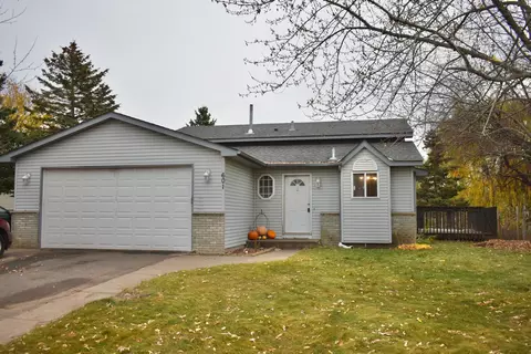 601 Joes Lake Rd SE, Cambridge, MN 55008