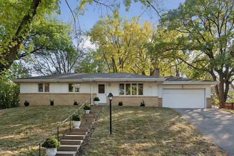 501 Hemlock Dr, Burnsville, MN 55337
