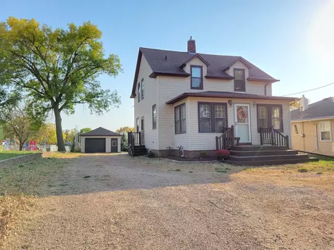1051 Highway Ave, Bird Island, MN 55310