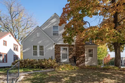 326 Hamline Ave S, Saint Paul, MN 55105