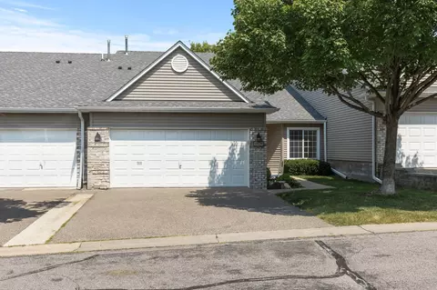 1829 Merlot Curv #1702, Eagan, MN 55122