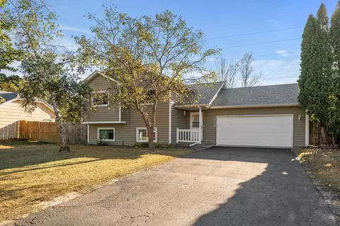 10420 Eagle St NW, Coon Rapids, MN 55433