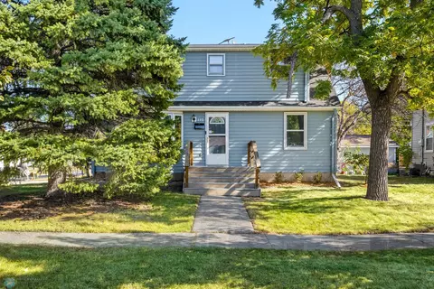 902 20th St S, Fargo, ND 58103