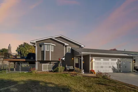 7272 Twin Lakes Ave, Centerville, MN 55038