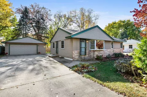 1060 Hathaway Ln NE, Fridley, MN 55432