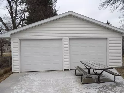 1504 8th St SE, Austin, MN 55912 photo 3