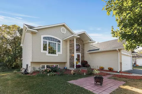 817 Quail Pkwy, Watertown, MN 55388