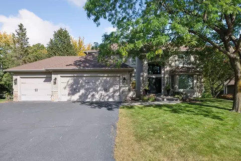7385 Bent Bow Trl, Chanhassen, MN 55317