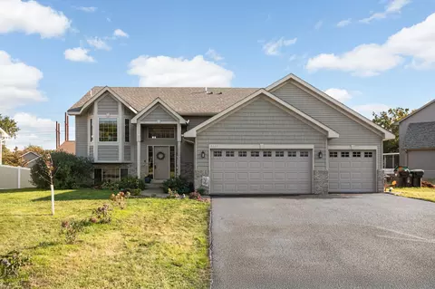 5514 Highland Trl, Big Lake, MN 55309