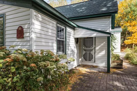 448 West St, Taylors Falls, MN 55084