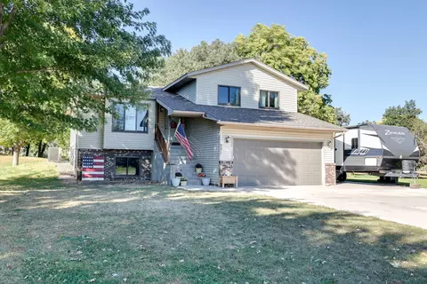 9371 Canvasback Ct, Monticello, MN 55362