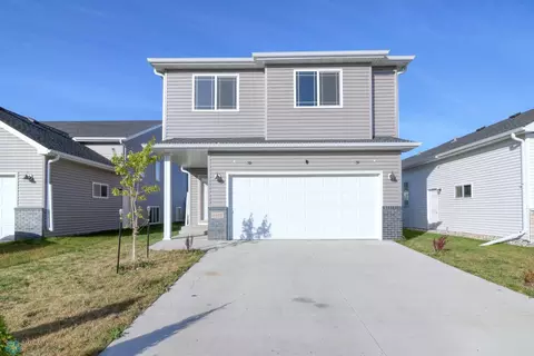 6593 27th St S, Fargo, ND 58104