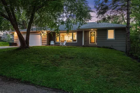 4840 Westbrook Ln, Edina, MN 55436