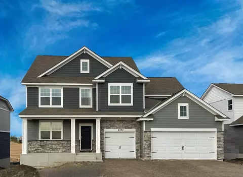 4733 Camden Cir, Chaska, MN 55318