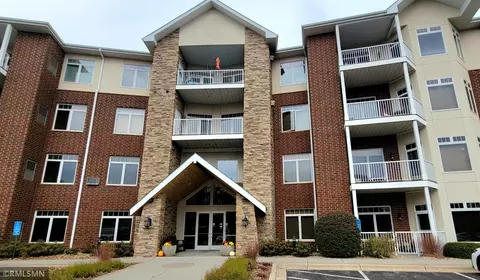 1776 Stieger Lake Ln #202, Victoria, MN 55386